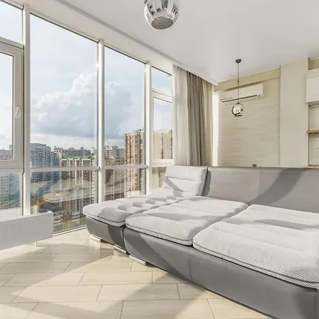 Gagarin Plaza 1-bedroom אודסה